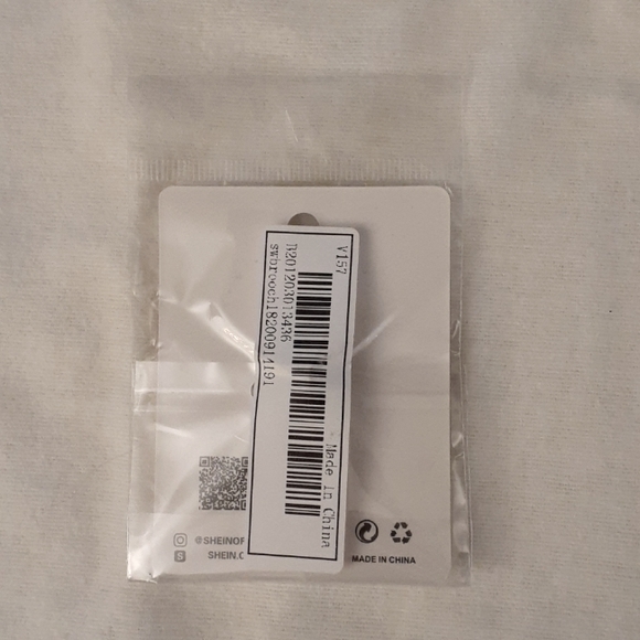 SHEIN Enamel Pin NWT - Picture 2 of 3